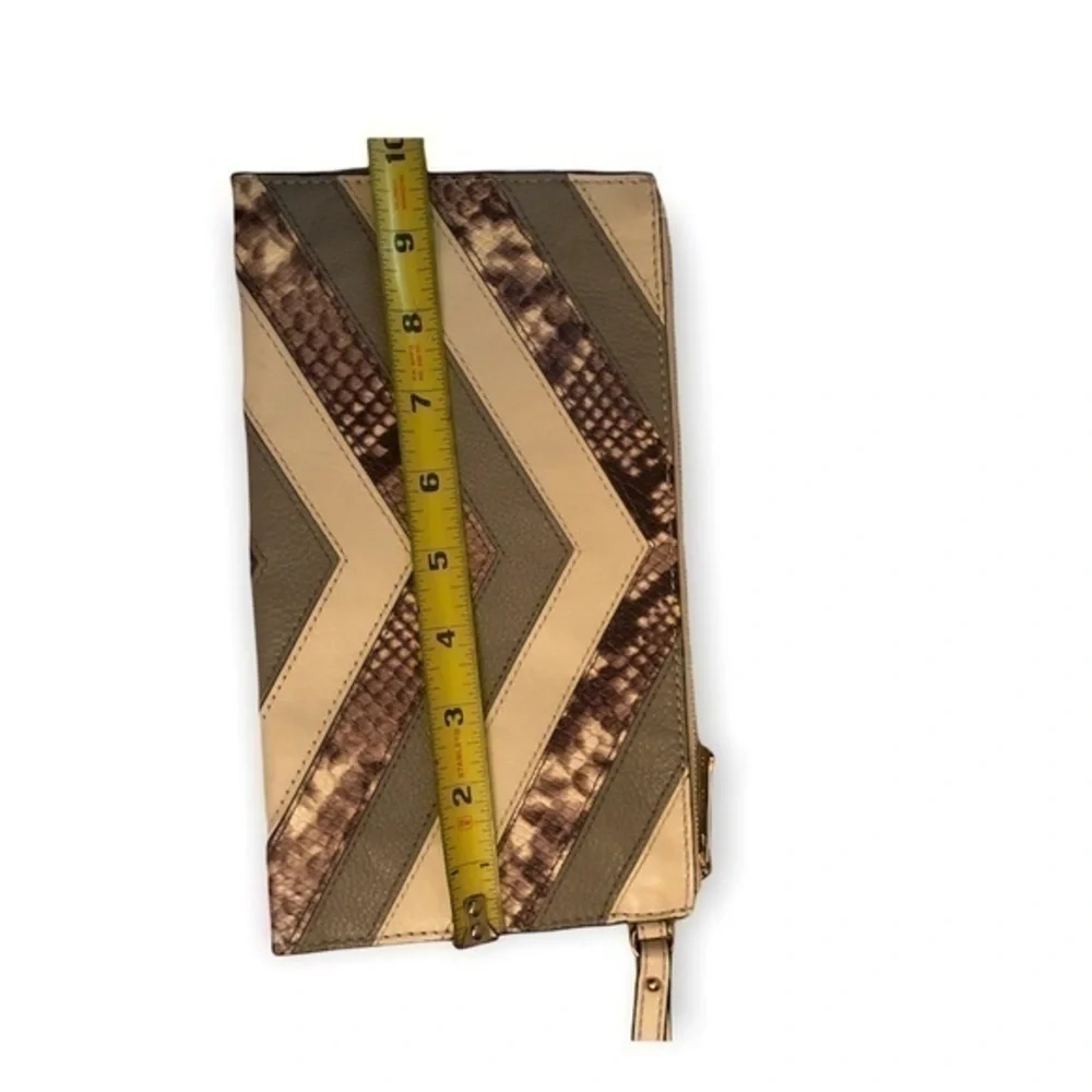 Michael kors white python embossed leather chevron large wristlet bag